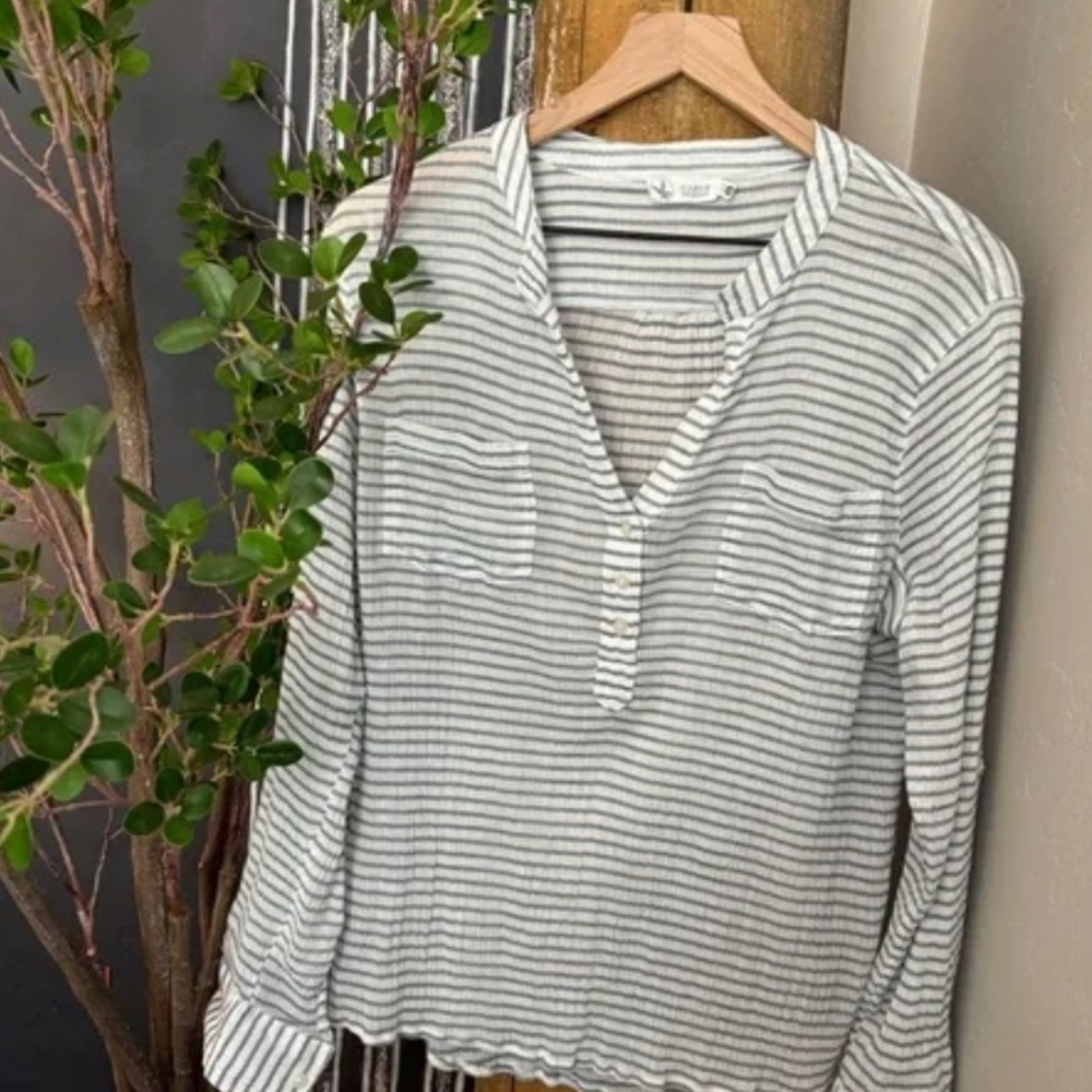 Carve Designs Dylan Gauze Shirt
- Women's M